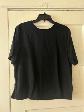 Women’s Black Lightweight Short Sleeve Shirt